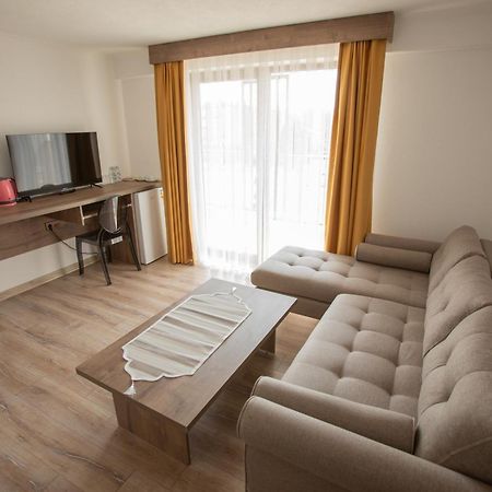 E87 Highway Otel Burhaniye Bagian luar foto
