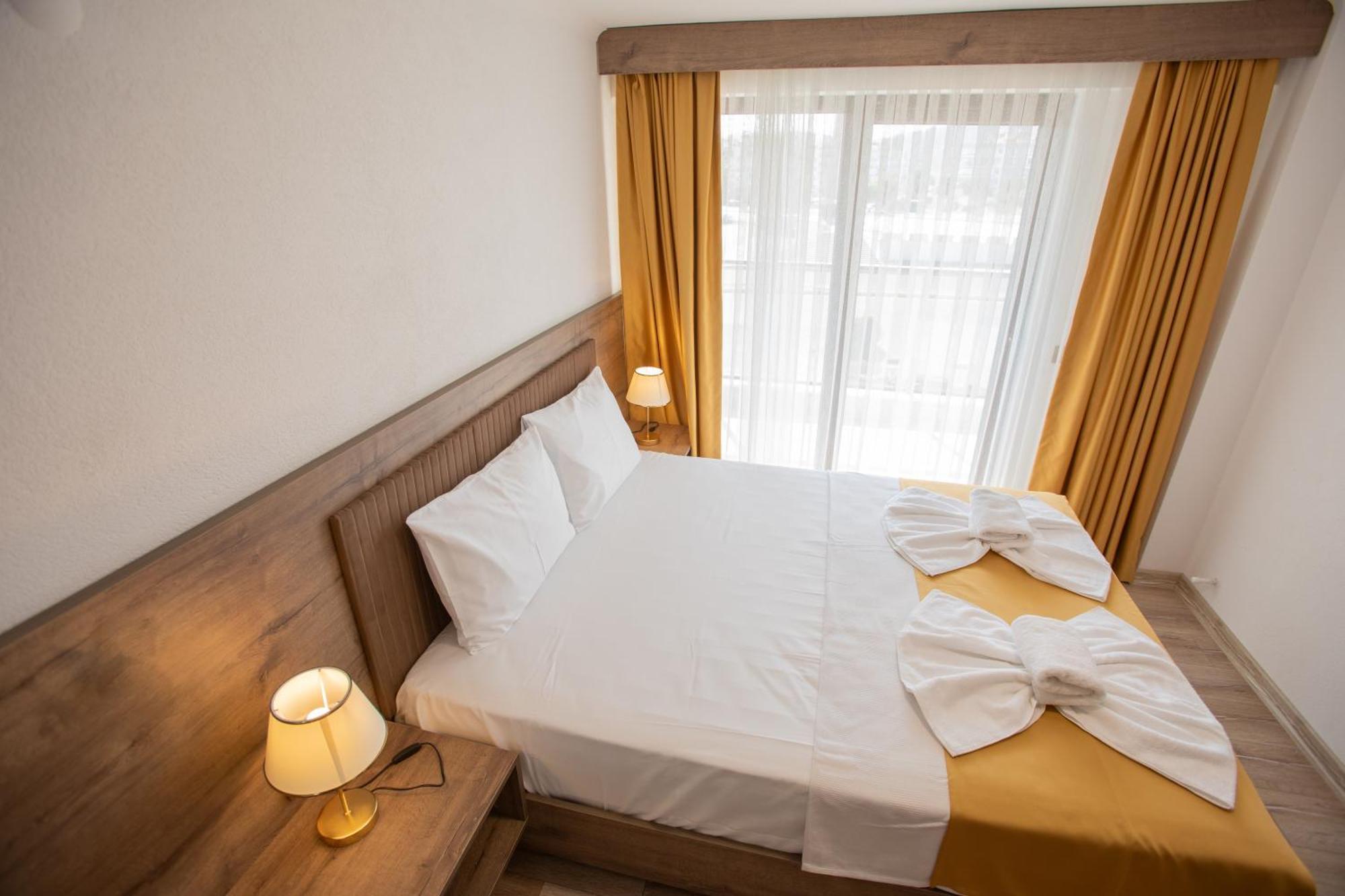 E87 Highway Otel Burhaniye Bagian luar foto