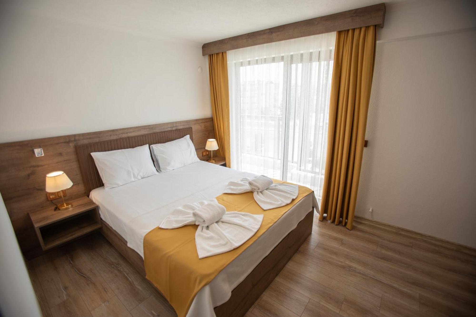 E87 Highway Otel Burhaniye Bagian luar foto