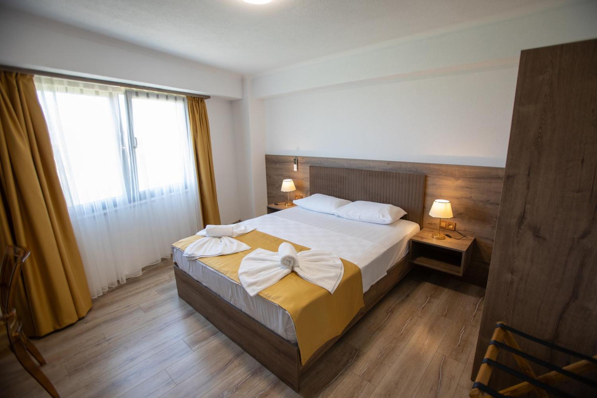 E87 Highway Otel Burhaniye Bagian luar foto