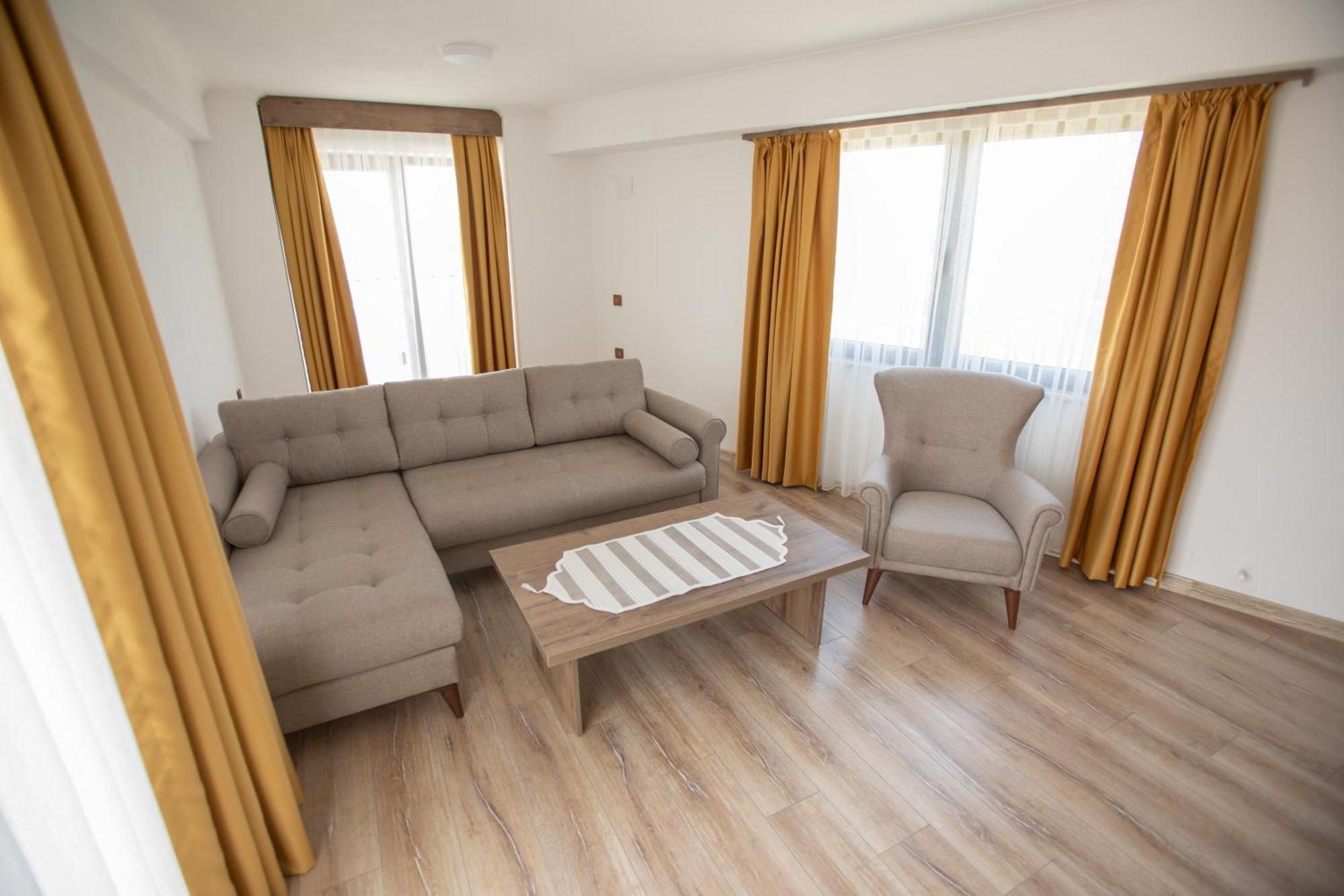 E87 Highway Otel Burhaniye Bagian luar foto