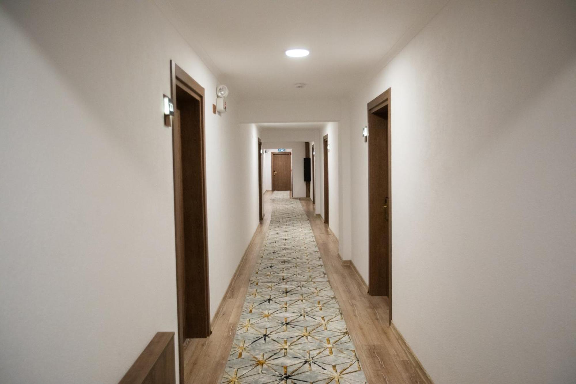 E87 Highway Otel Burhaniye Bagian luar foto
