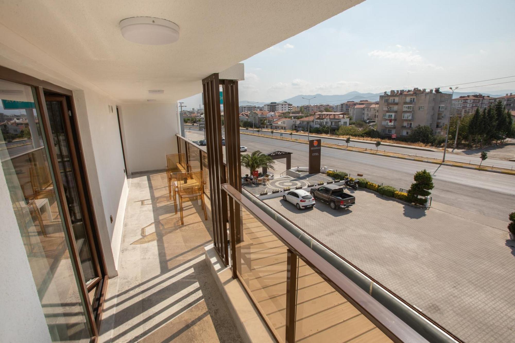 E87 Highway Otel Burhaniye Bagian luar foto